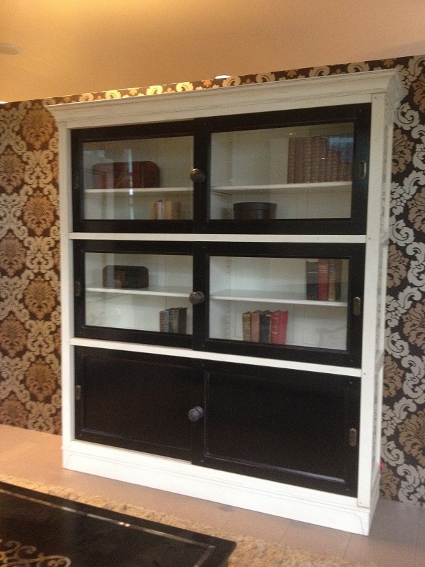 Bookcase, Classic AM