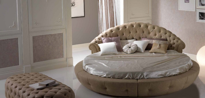 Double bed Estro Kapitone