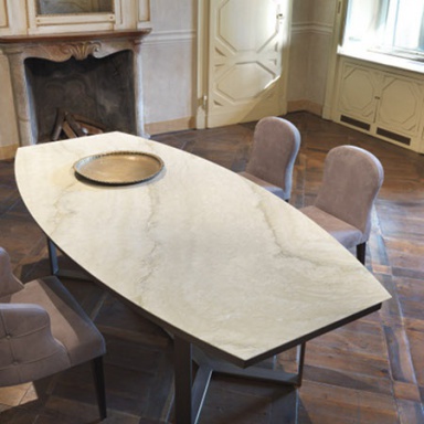 Dining table Unico