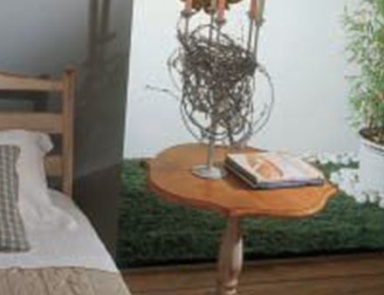 Coffee table on one leg, Salda