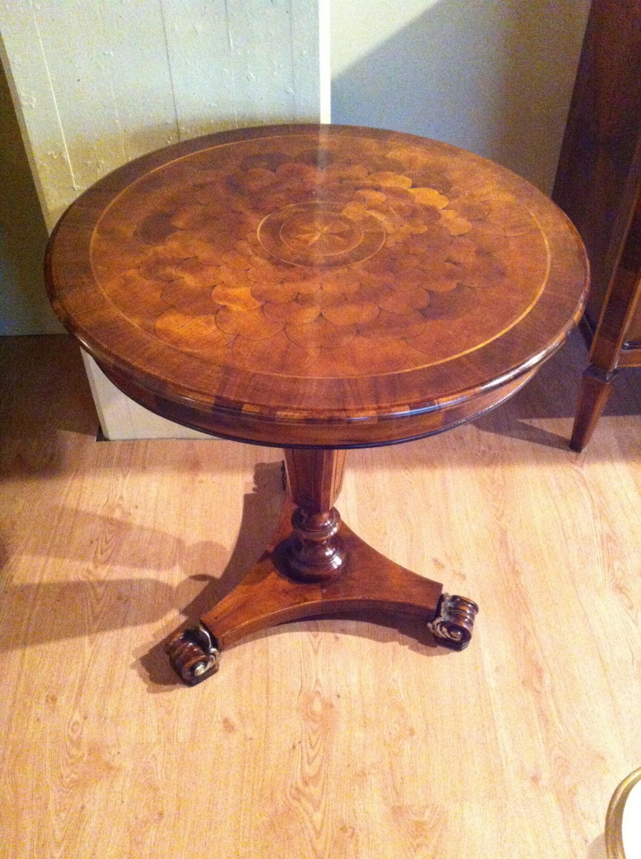 A coffee table, Palmobili