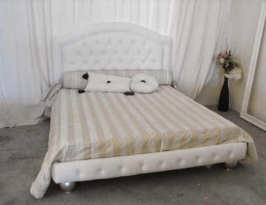 Double bed in natural wood by Betty, TreCi Salotti
