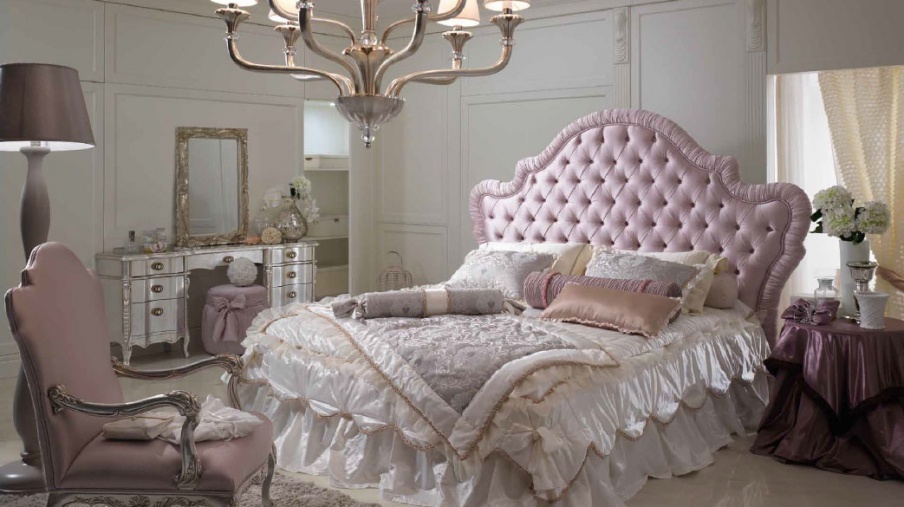 Double bed Rubino Kapitone, Piermaria