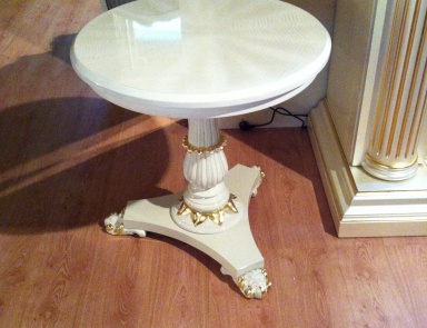 A coffee table, Palmobili