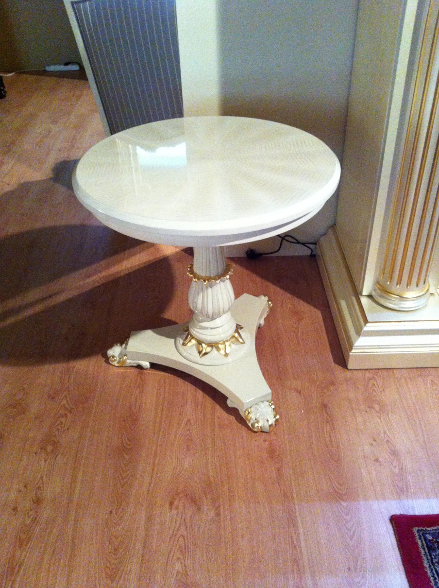 A coffee table, Palmobili