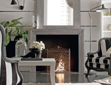 The mirror is square, Spini