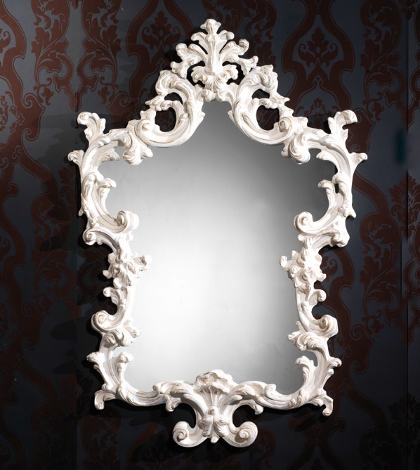 Figured wall mirror, Spini