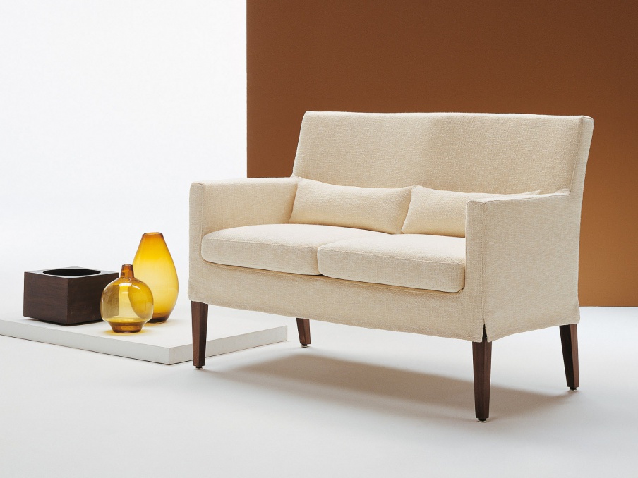  Sofa on wooden legs Betty, Bodema