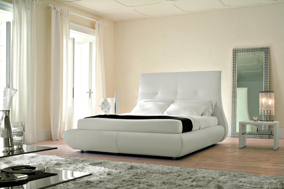 Double bed with a podium Matisse, Cattelan Italia