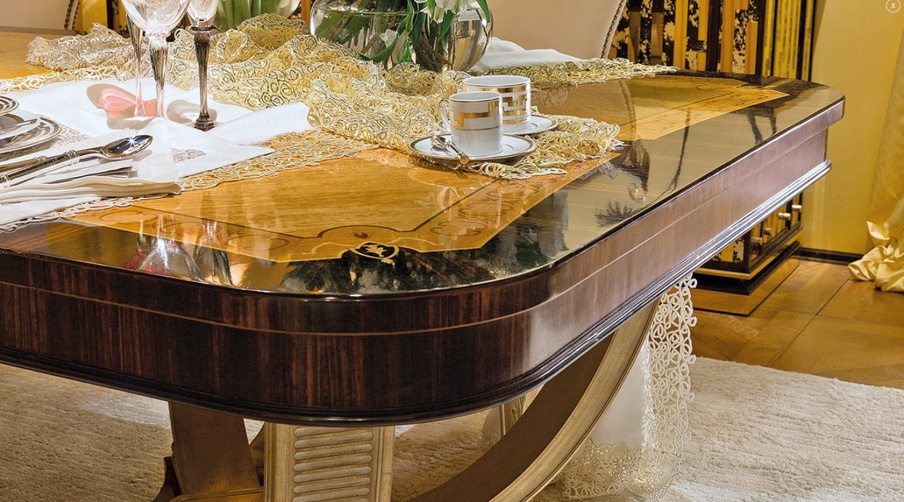 Dining table of ebony and Myrtle tree, Provasi