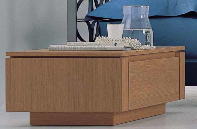 The bedside table in oak finishing Time Collection, Ciacci 