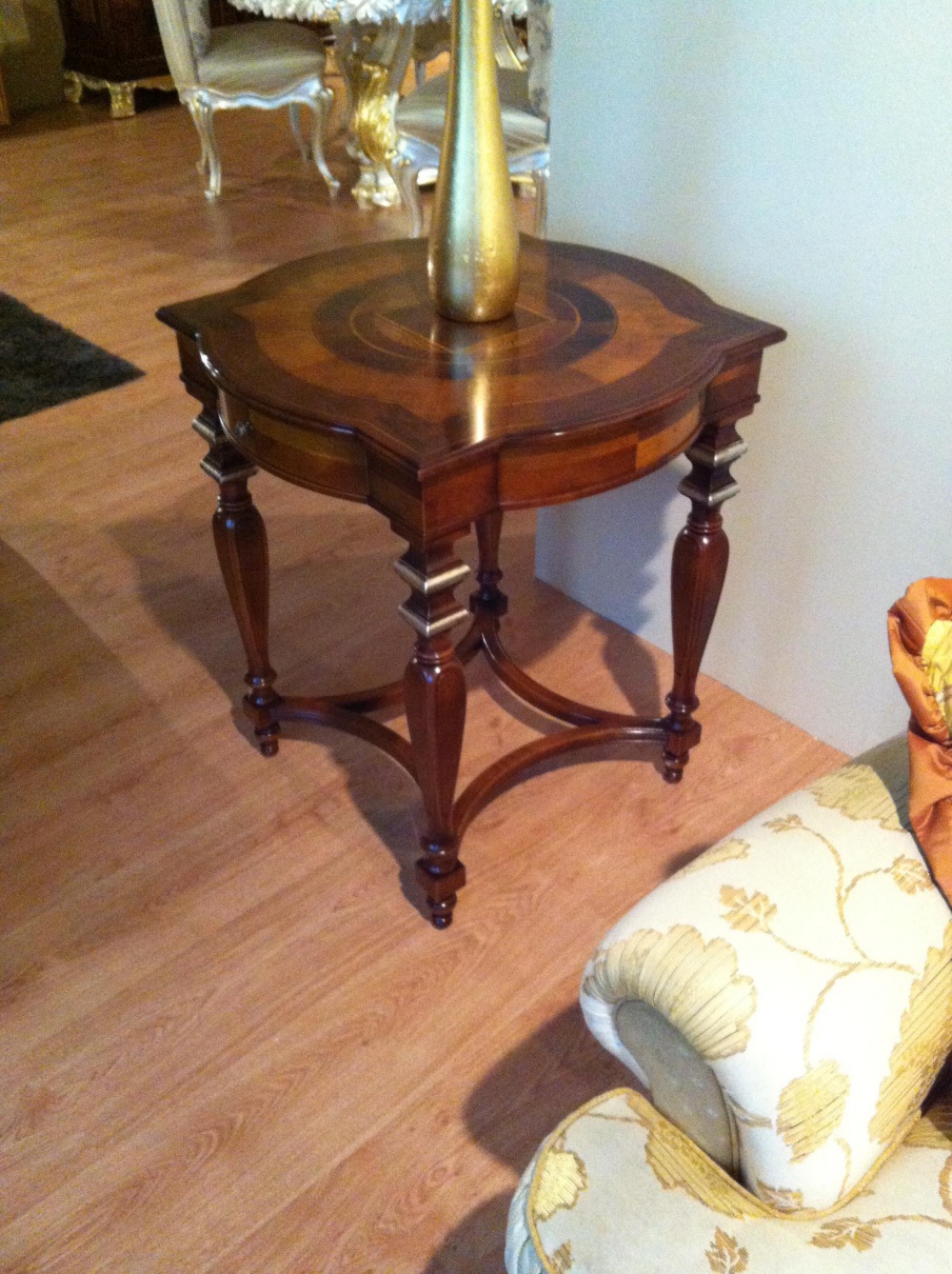 A coffee table, Palmobili