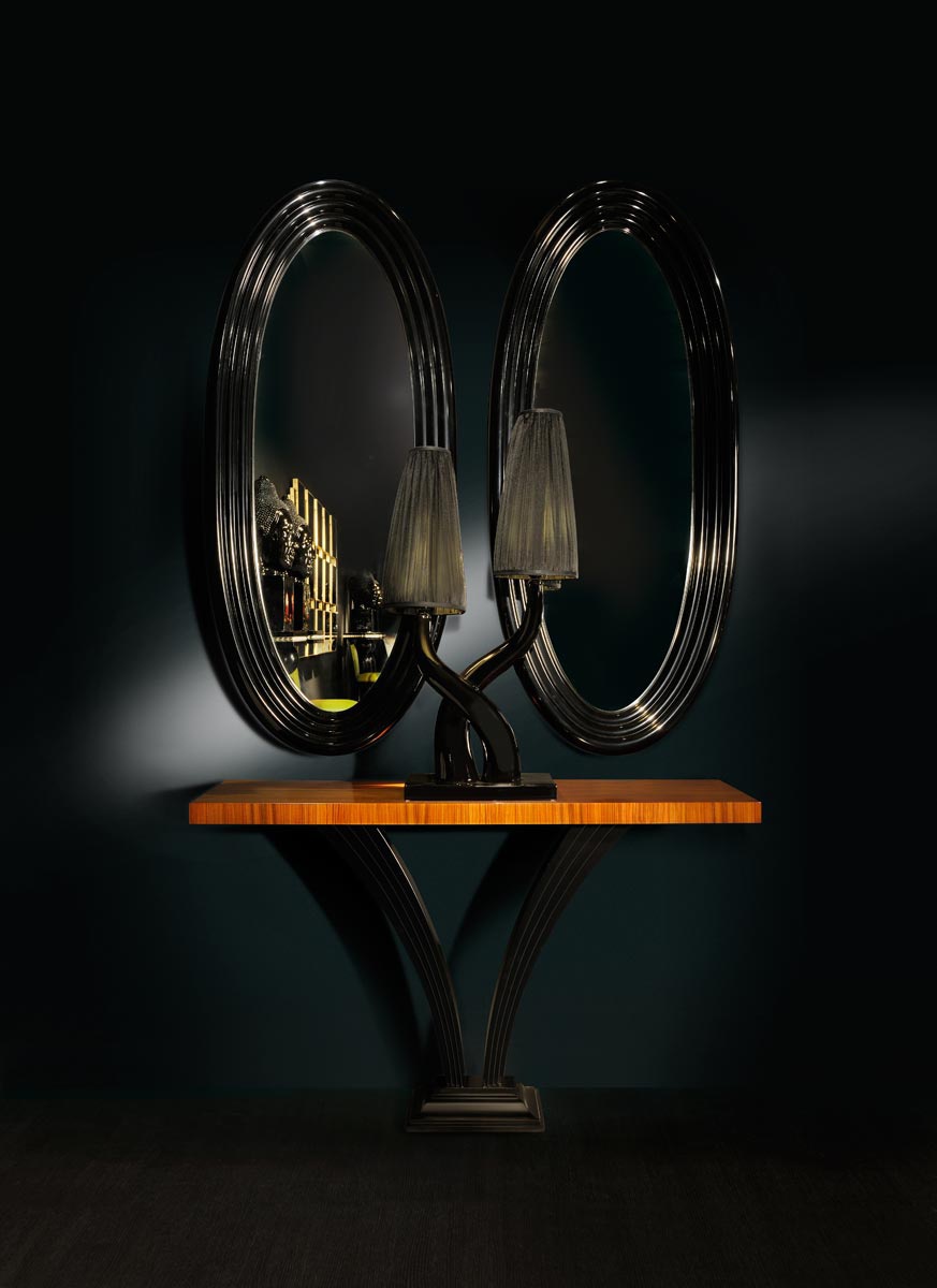 Mirror in lacquered black finish, Ovale, Сasali