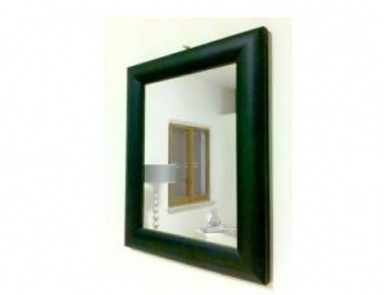 The mirror in the frame, Avenanti
