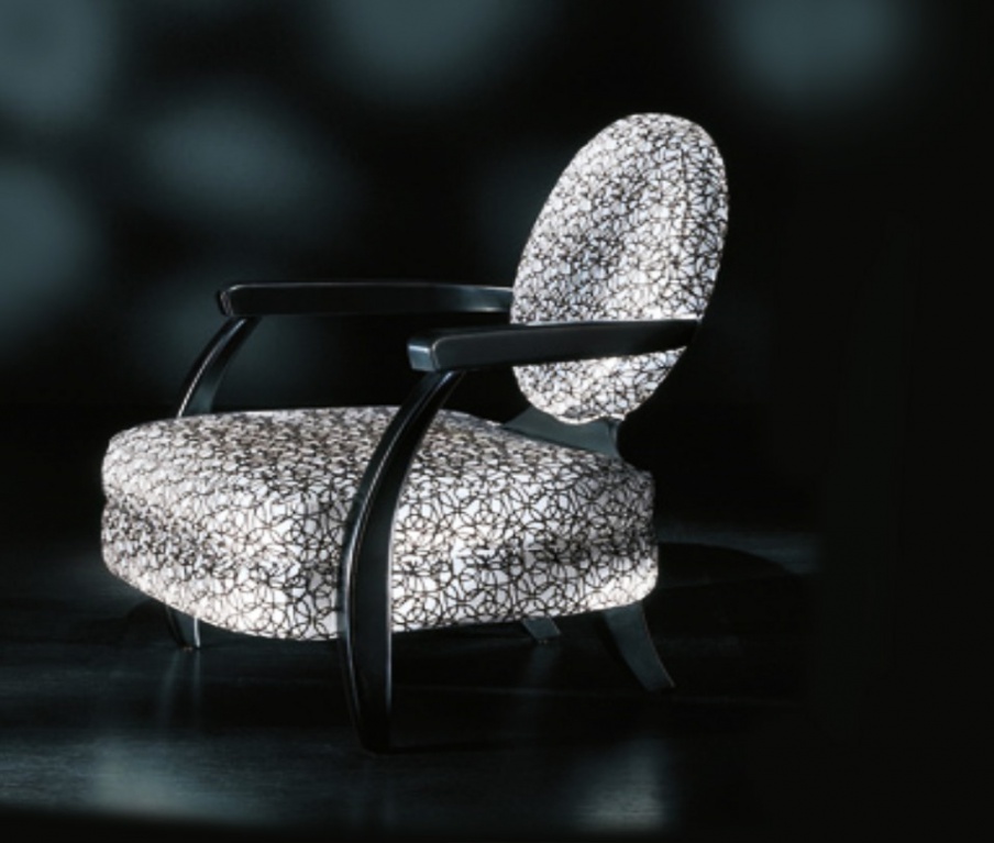 The chair's open frame, Casali