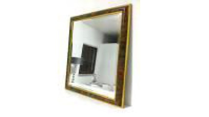 The mirror in the frame, Avenanti