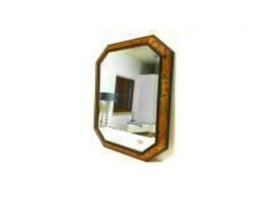 The mirror in the frame, Avenanti