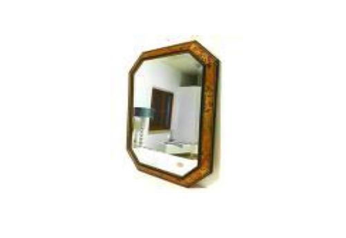 The mirror in the frame, Avenanti