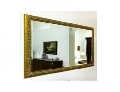 The mirror in the frame, Avenanti