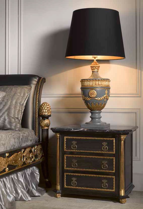 Bedside table Silvia, Coleccion Alexandra