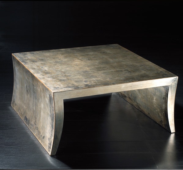 A coffee table, Spini
