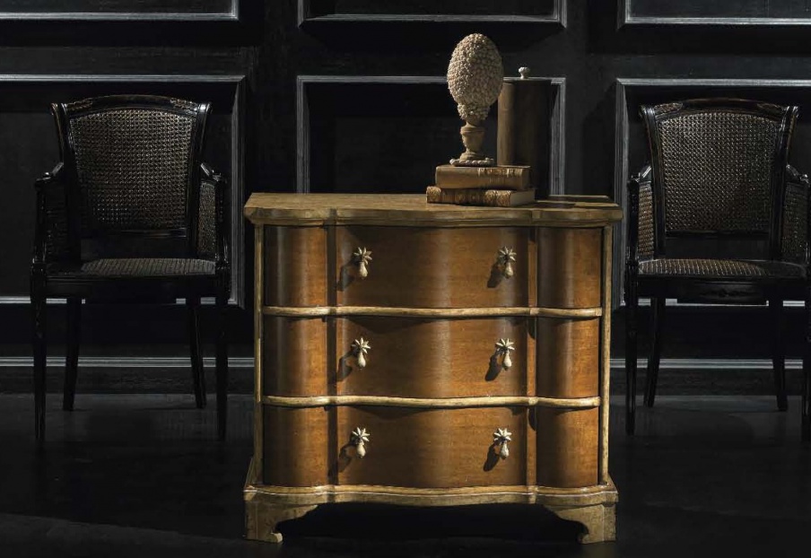 A chest of drawers made of solid wood, Vittorio Grifoni