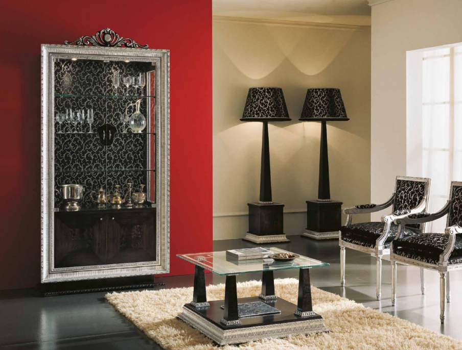 Showcase with two doors, AltaModa