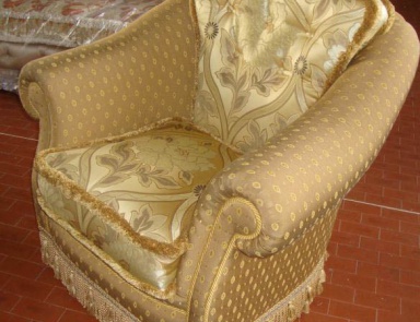 Chair with rounded armrests County, Lunardelli