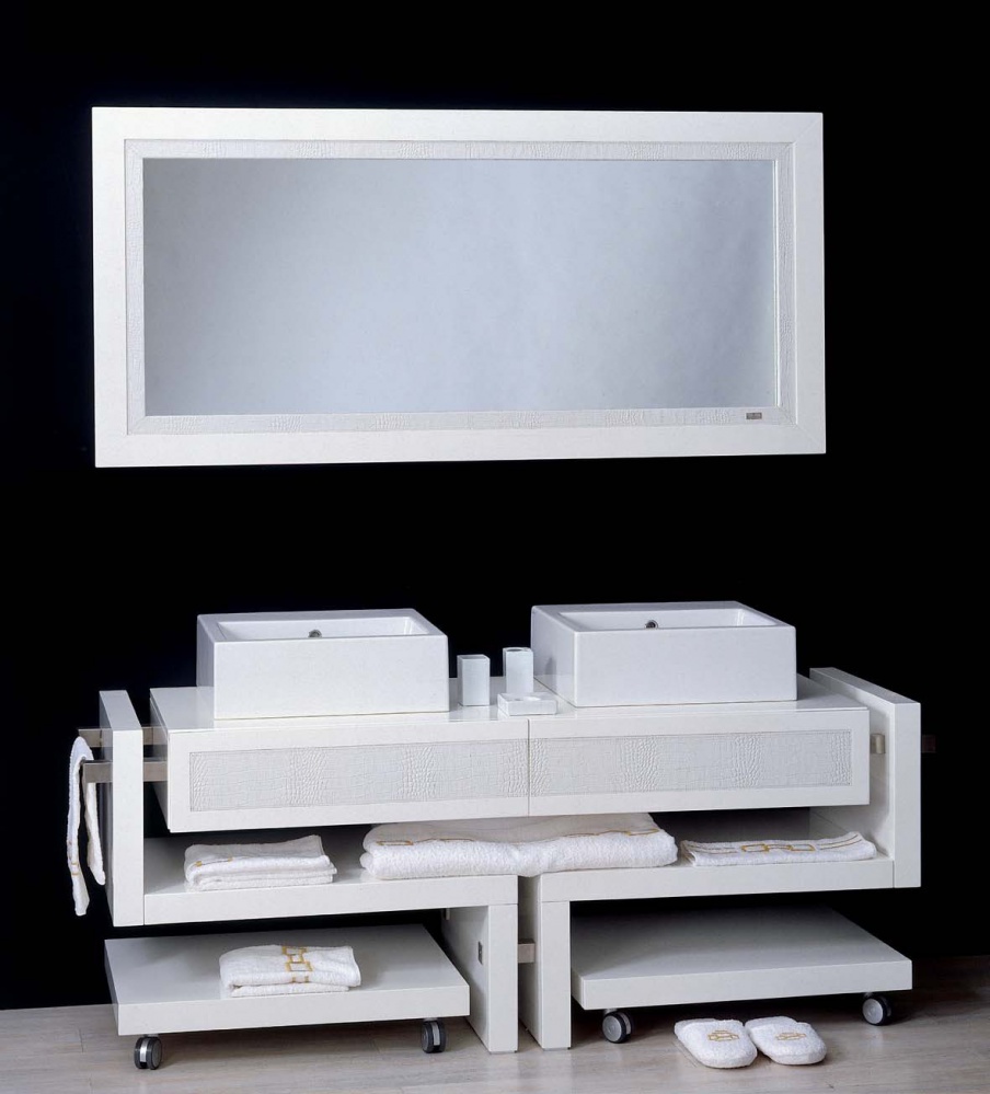 Bathroom sink Cabinet in leather and lacquer Plaza, Formitalia