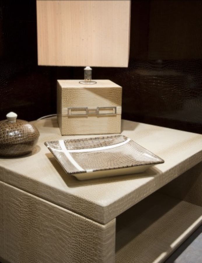 Stand pridivannogo in the leather of Trafalgar, Formitalia