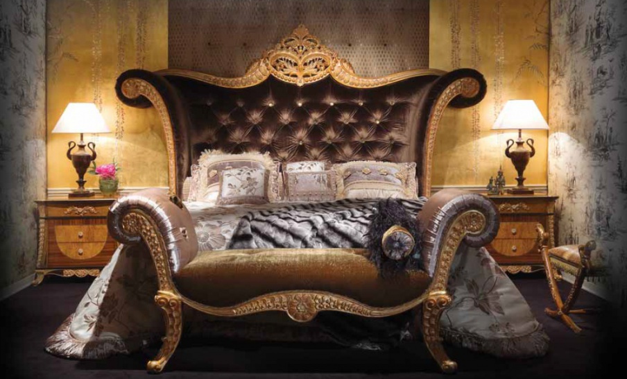 Bed with high headboard on a frame of wood, Ezio Bellotti