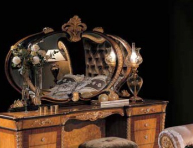 Oval mirror with frame made of natural wood, Ezio Bellotti