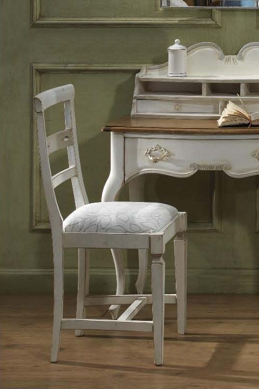 The chair is made of wood, Vittorio Grifoni