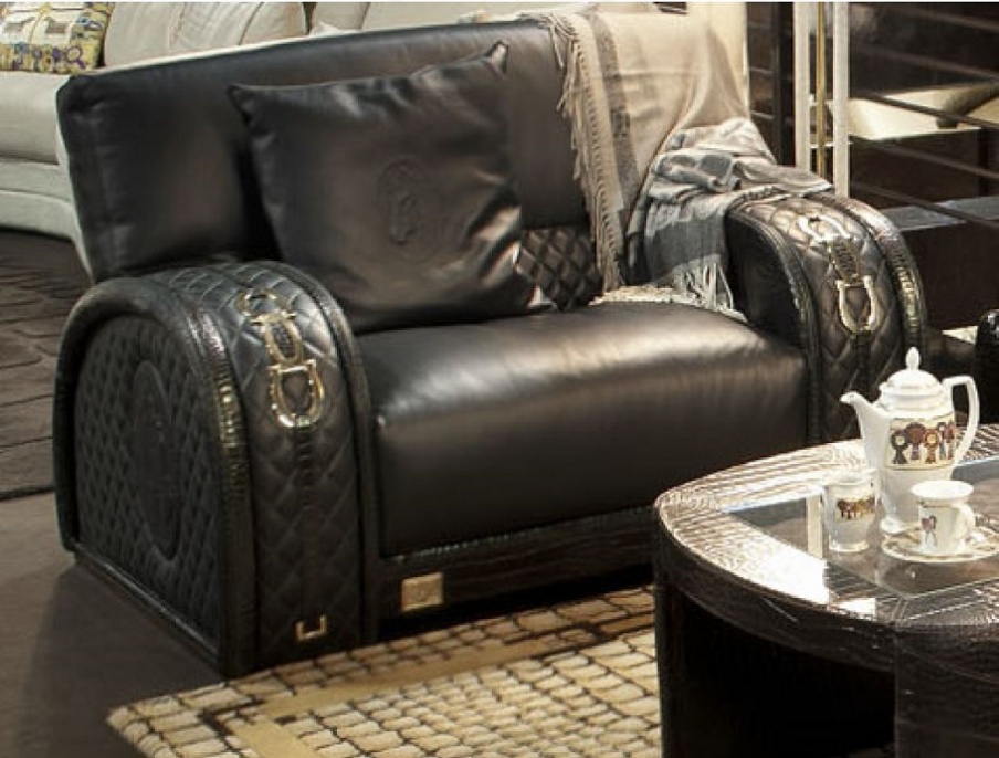 The chair in upholstery leather 2 types of label Windsor, Formitalia