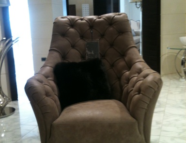 The high-backed chair Dafne, Tosconova (living Italy)