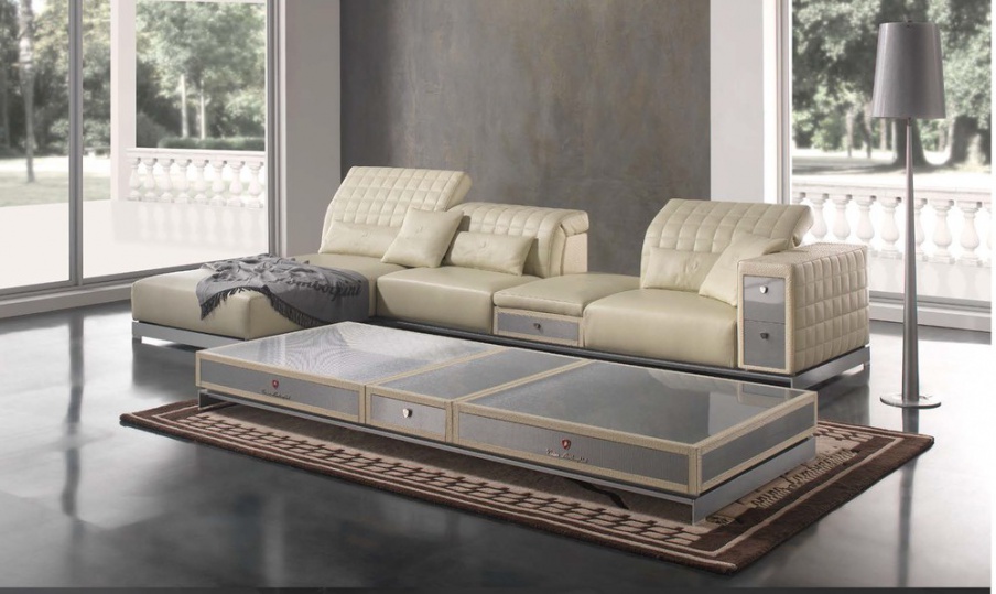 The coffee table in the finishing of leather Misano, Formitalia