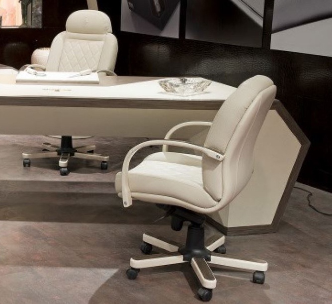 The chair is working on a frame of carbon fiber Suzuka, Formitalia