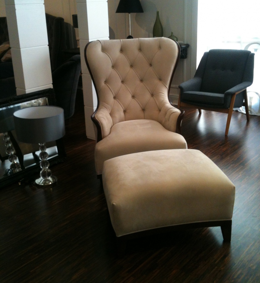 The high-backed chair Krudelia, Tosconova