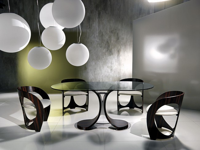 The MISTRAL dining table, Carpanelli