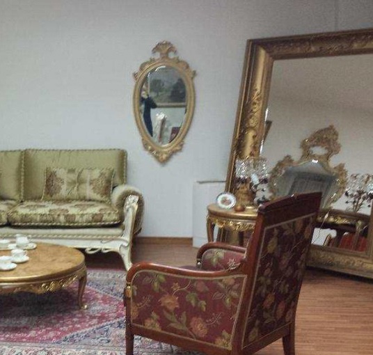 The high-backed chair, Fratelli Allievi