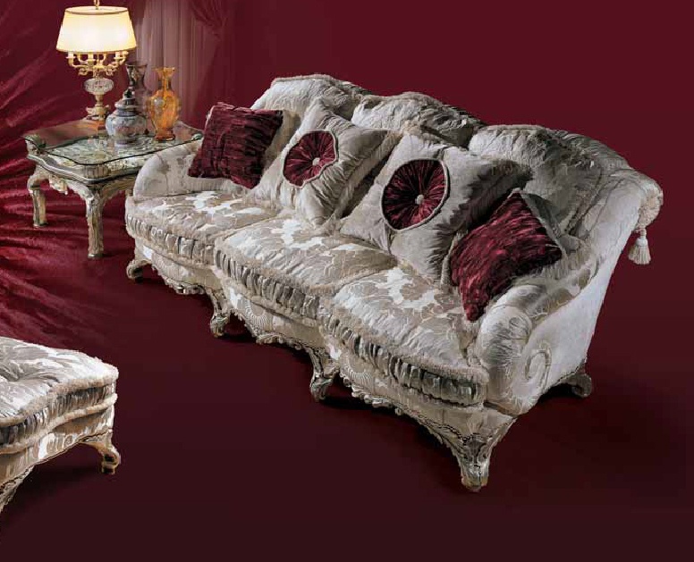 Three seater sofa wooden frame, Ezio Bellotti