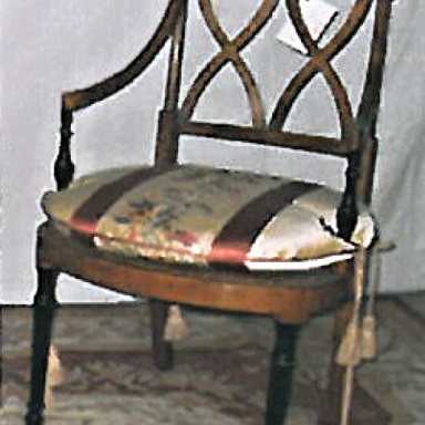 Chair with armrests