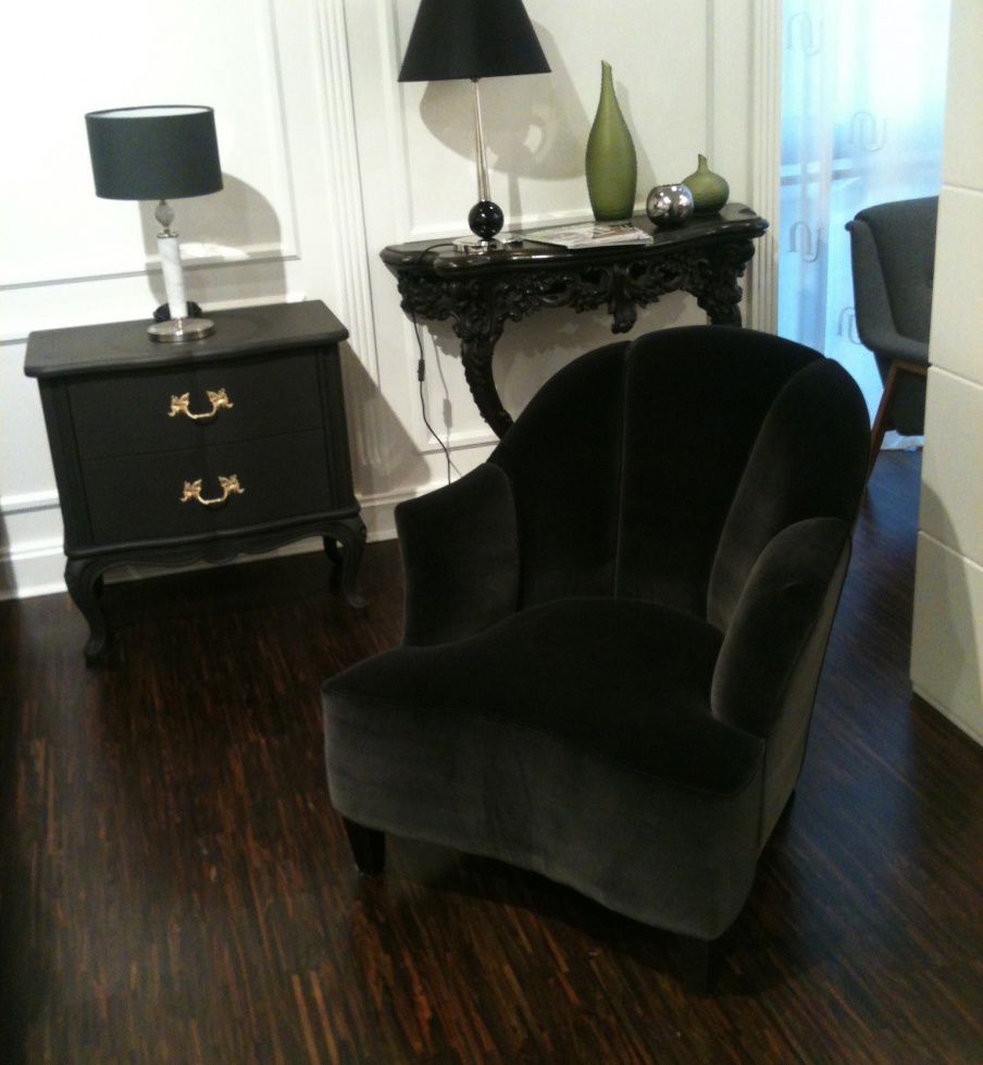 Armchair with a curved backrest Abe, Tosconova