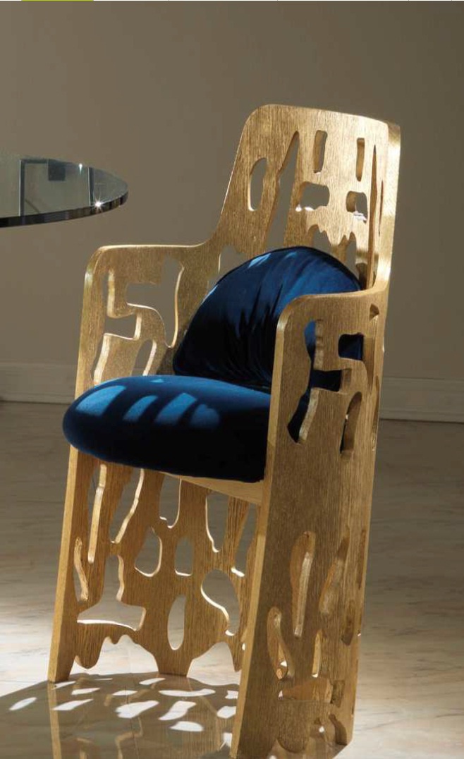 Chair in gold leaf detailing Arnaldo, Zanaboni