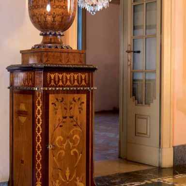 Column decorative vase T73