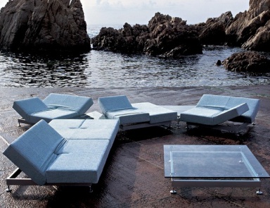 A coffee table on a metal frame Damier Edra