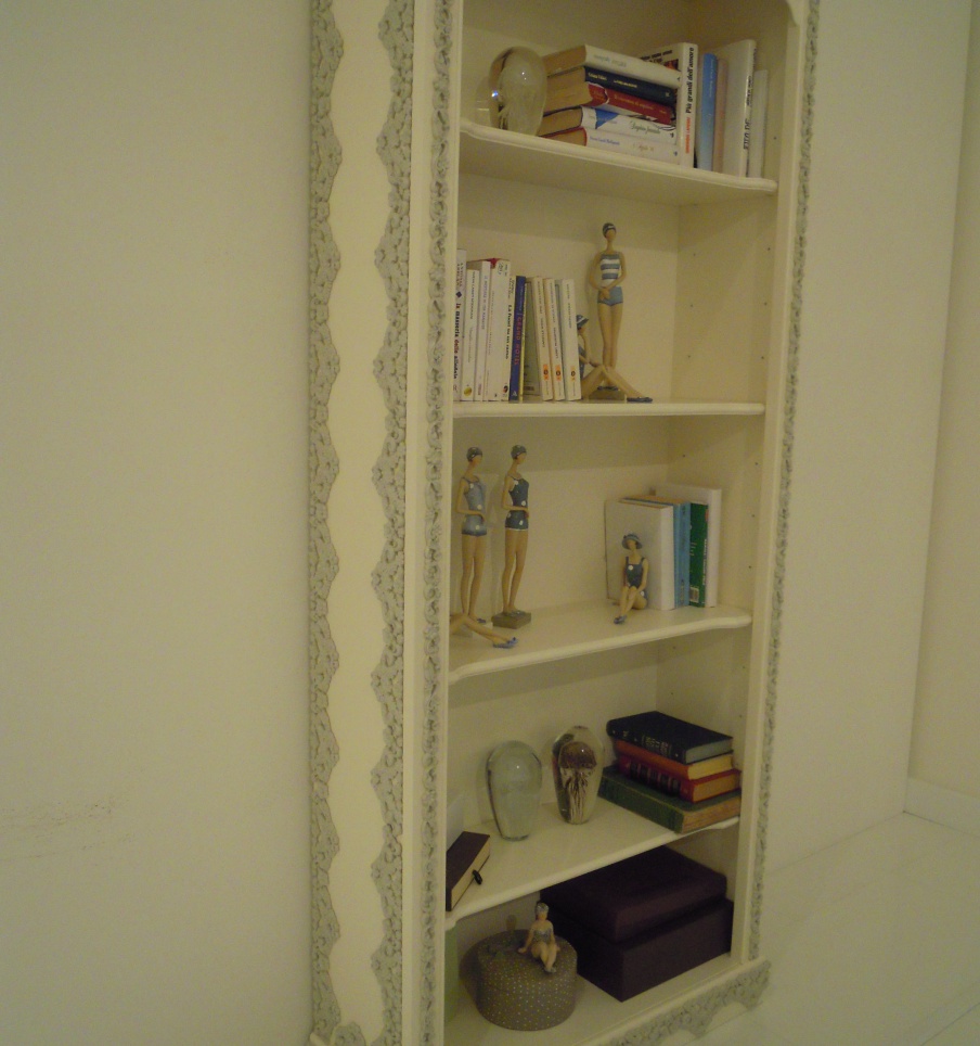 Small bookcase in white and gray tones, Halley