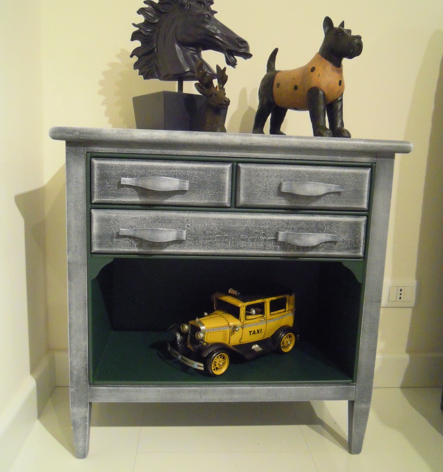 Bedside table in neoclassical style, Halley