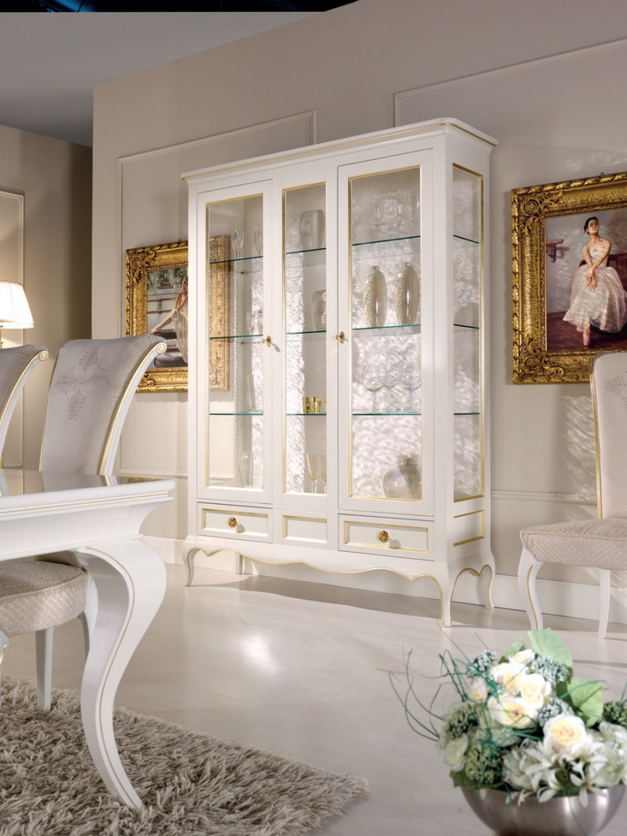 Showcase with glass shelves Mirandola Export