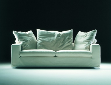 Sofa on a metal frame upholstered in leather or fabric Poggiolungo, Flexform